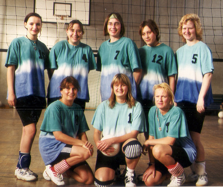1996 3. Mannschaft --- Stehend v-l.: Kathleen Oeser, Sabine Knoop, Elke Wittig, Sonja Koller, Diana Schlosser --- Kniend v.l.: Petra Schlosser, Elke Höhlein, Angelika Bär